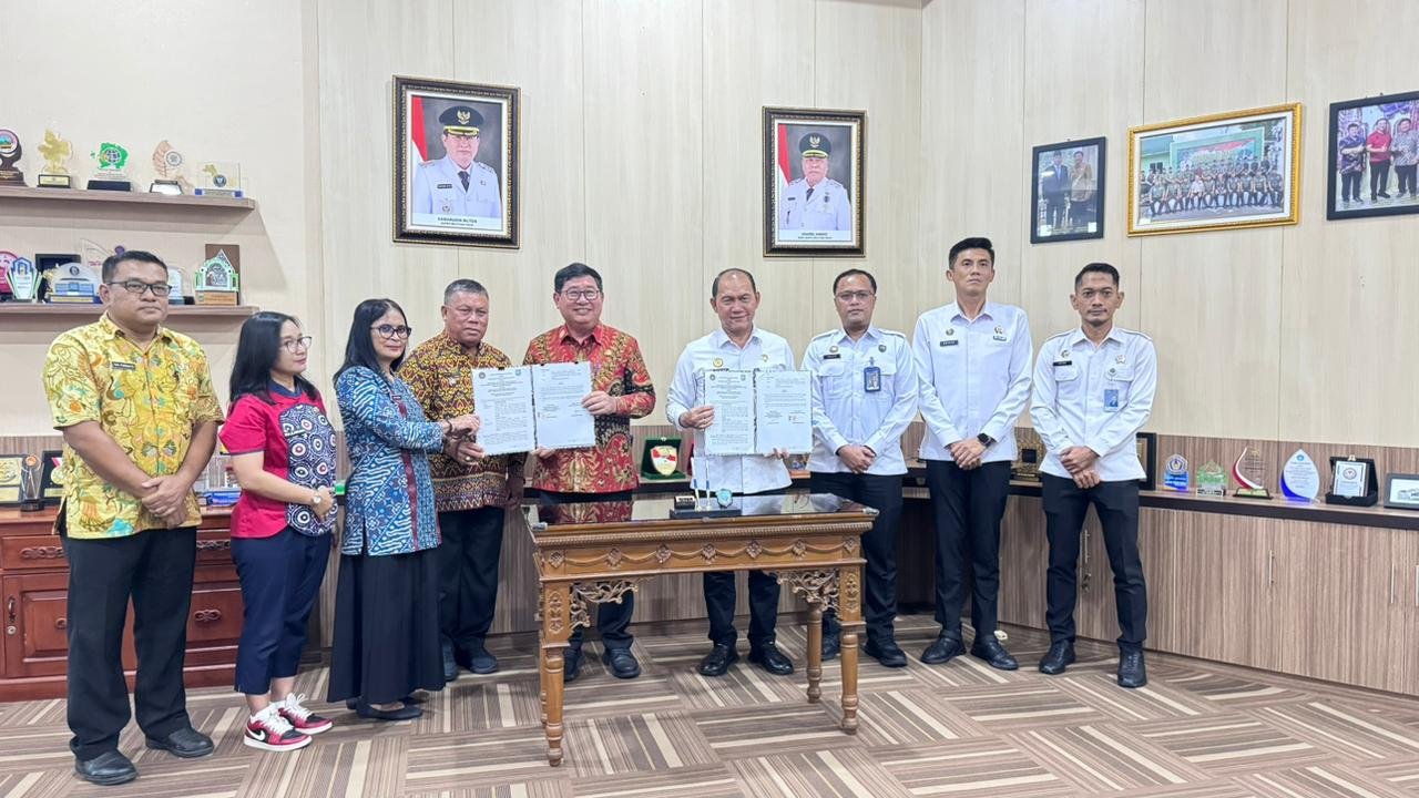 Kakanwil Ditjenpas Babel Terima Hibah Lahan Dari Bupati Belitung Timur